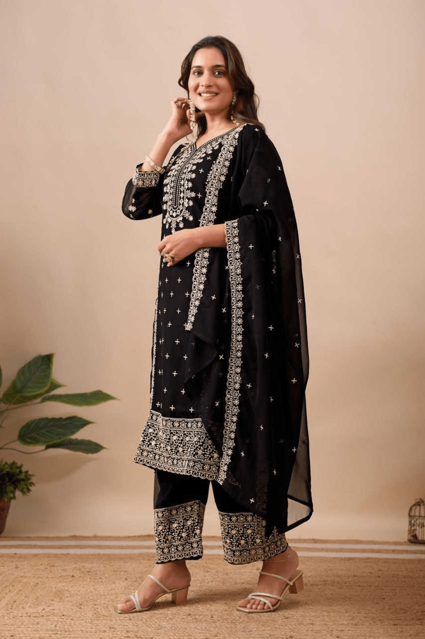 Special Black Designer Embroidered Top Pant Set with Dupatta - kavyo.in
