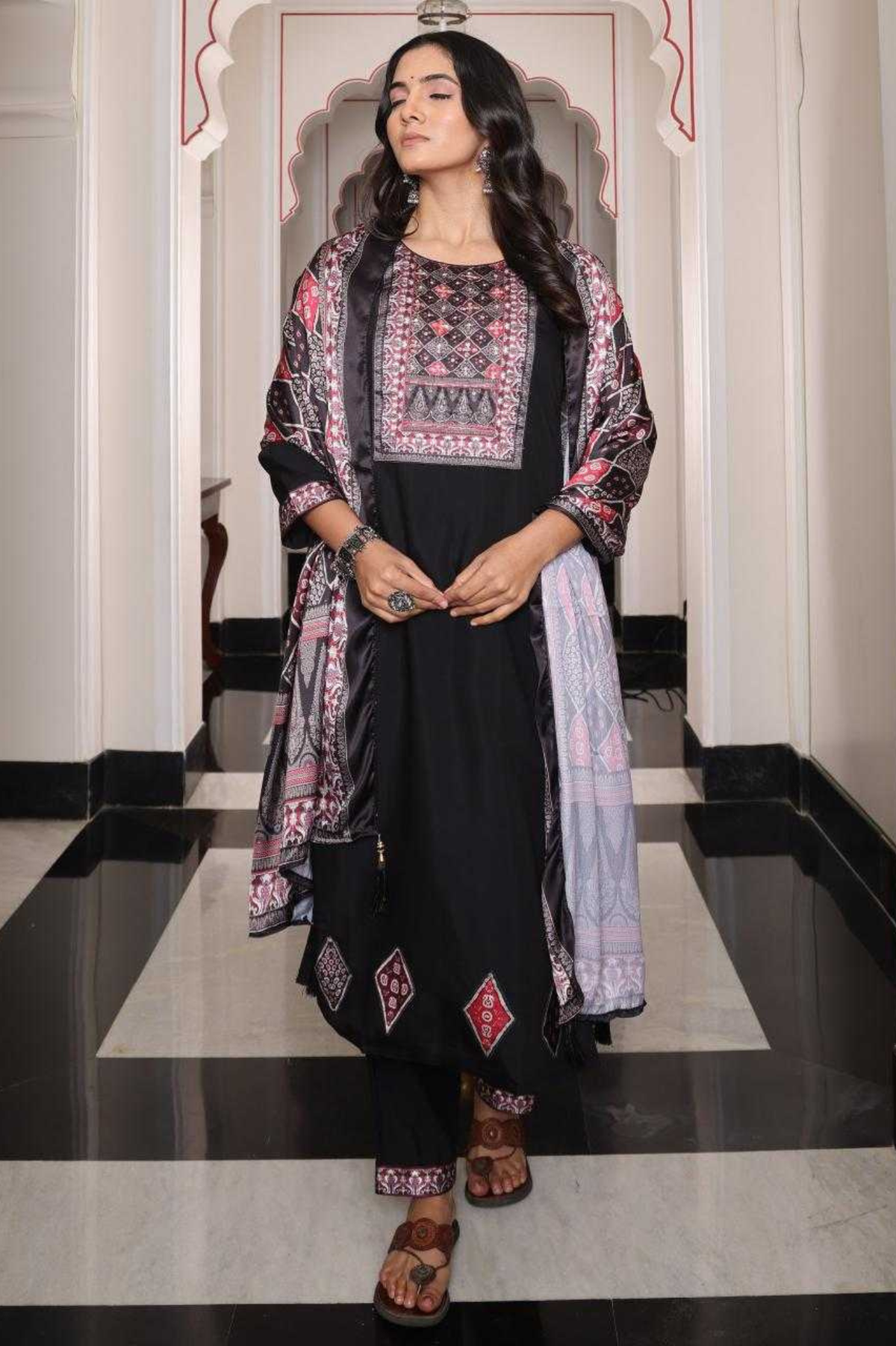 Midnight Noor – Viscose Simmer Kurti Pant Set with Printed Dupatta