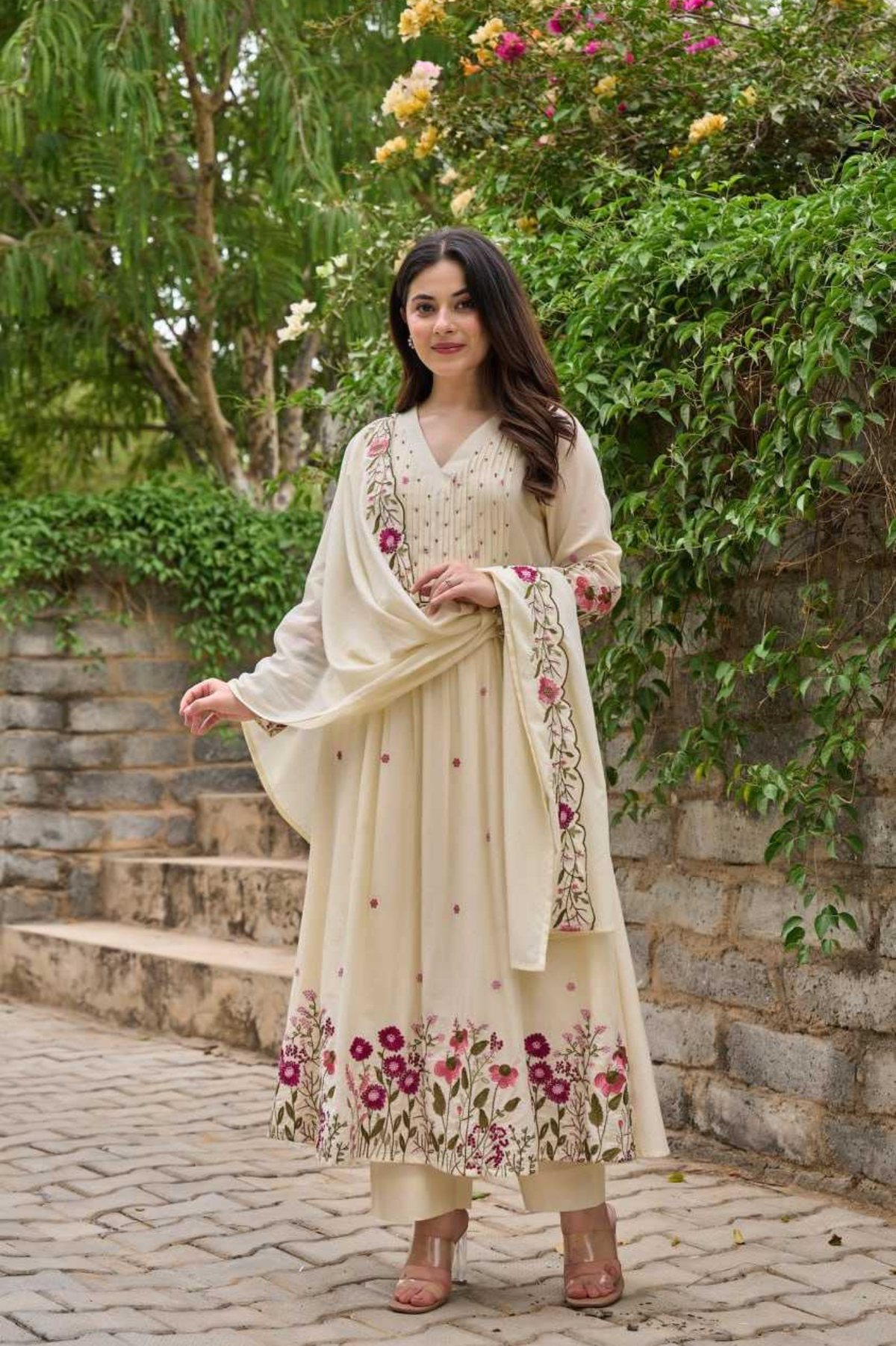 Saheli Chanderi Silk Embroidered Kurta Pant Dupatta Set