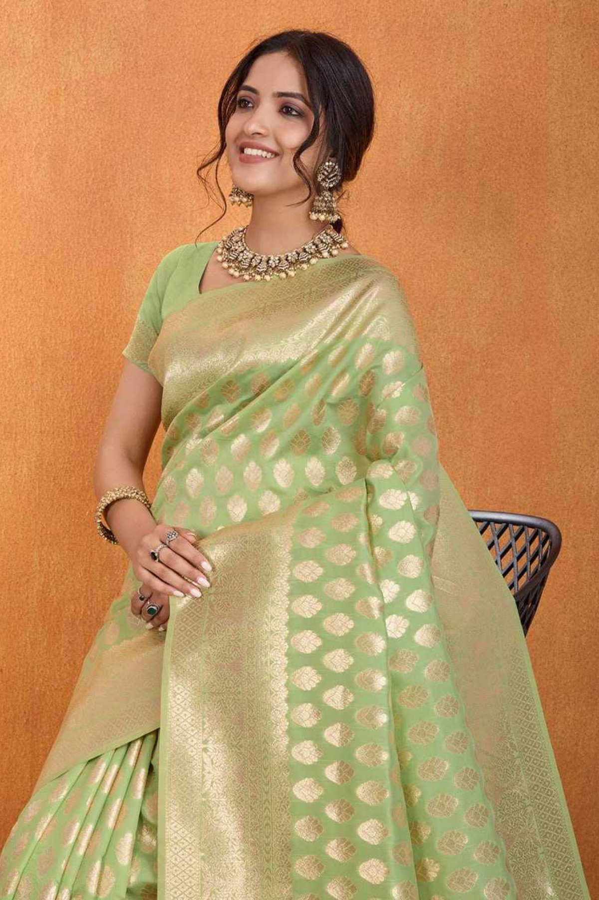 Soft Pure Banarasi Silk Saree with Zari Weaving Motifs and Rich Pallu