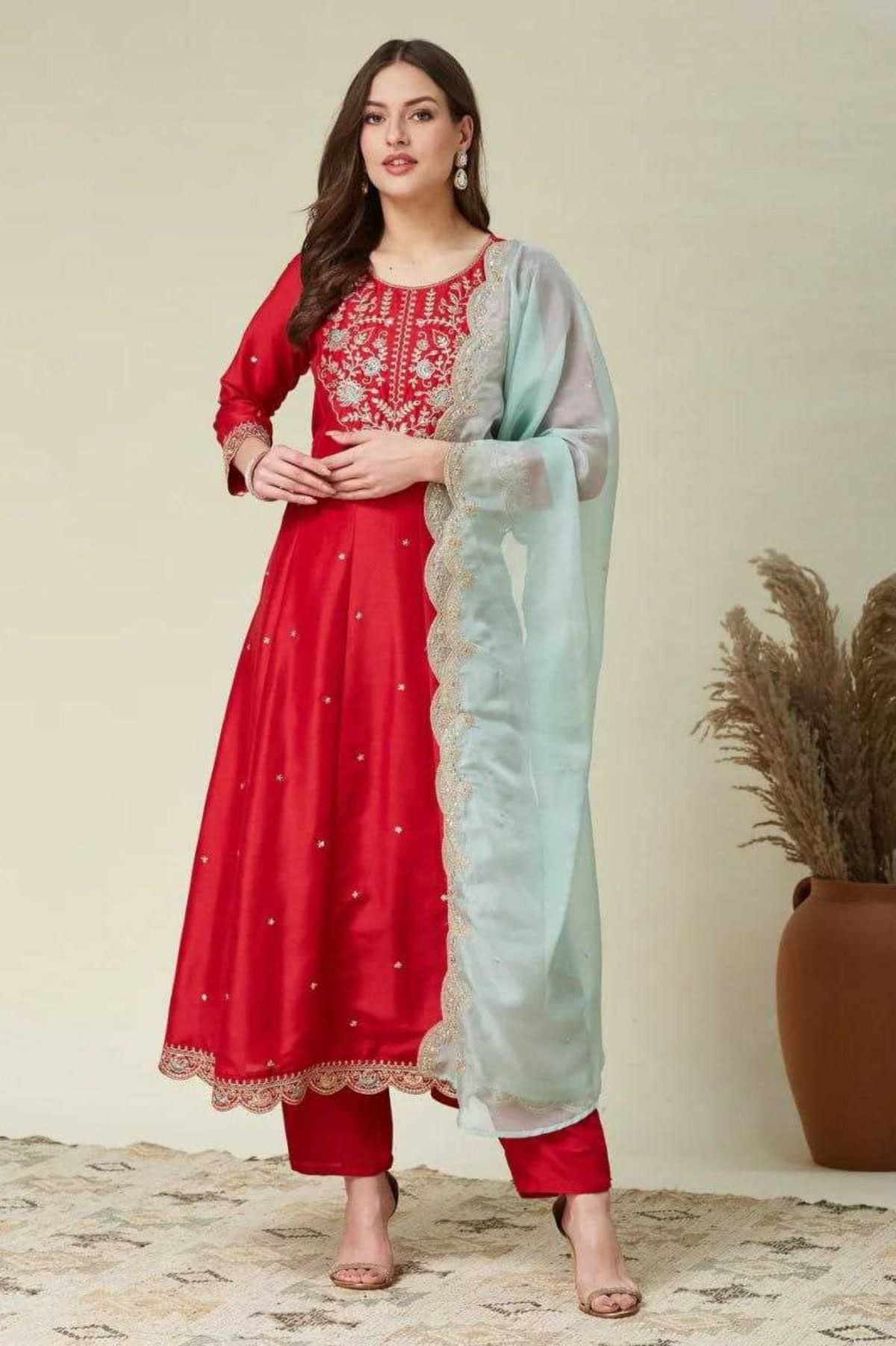 Sunheri Noor – Vichhitra Silk Embroidered Kurta Pant Set with Dupatta