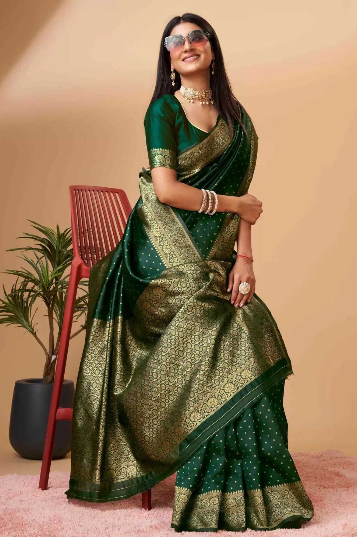 Elegant Green Banarasi Art Silk Saree with Golden Zari Work
