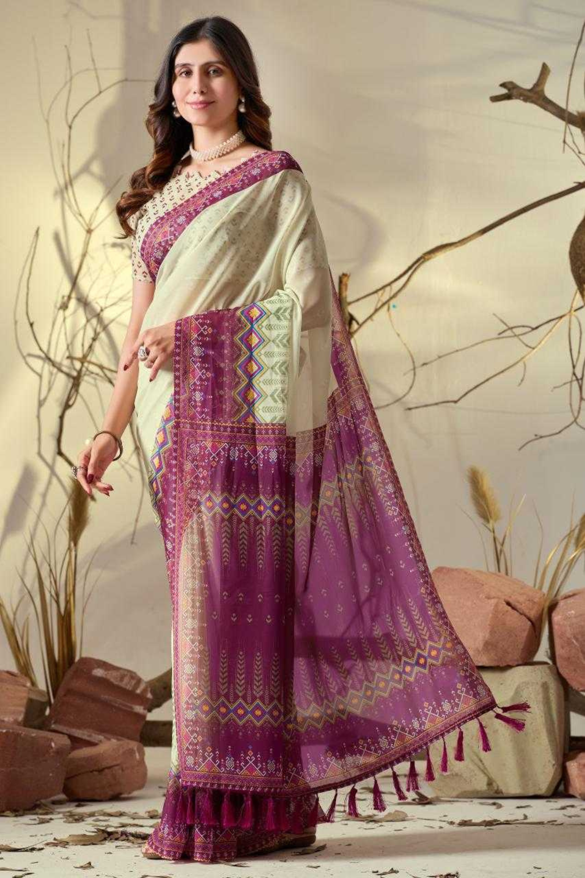 Soft Georgette Saree with Cream Body & Deep Pink Geometric Print Pallu