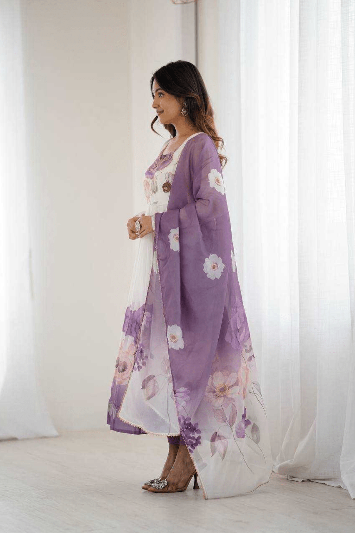 Timeless Onion Pink Floral Printed Organza Silk Anarkali Suit Set - kavyo.in